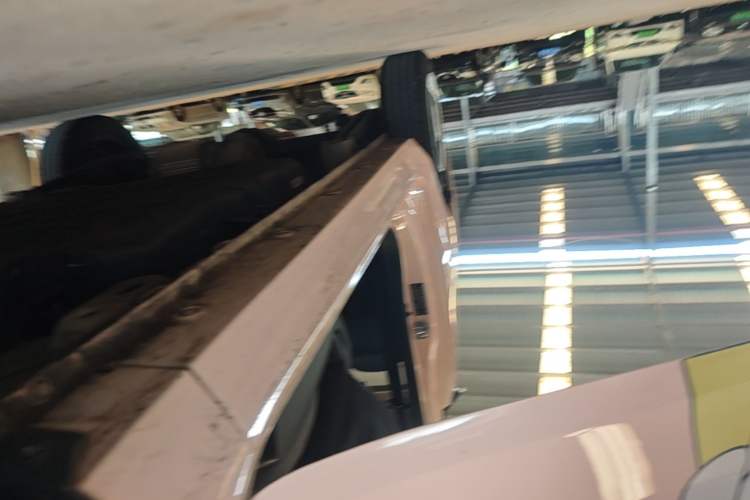 Used Wuling Hongguang MINIEV 2022 Macaron Premium Model – Lithium Iron Phosphate Right Side Sill