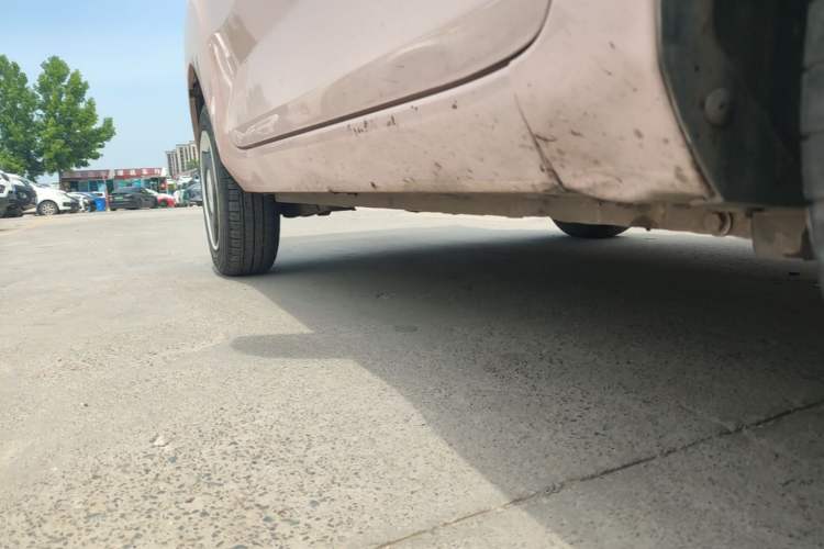 Used Wuling Hongguang MINIEV 2022 Macaron Premium Model – Lithium Iron Phosphate Right Side Sill