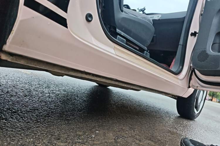 Used Wuling Hongguang MINIEV 2022 Macaron Fashion Edition Lithium-Nickel-Cobalt-Alpha-oxide Right Side Sill