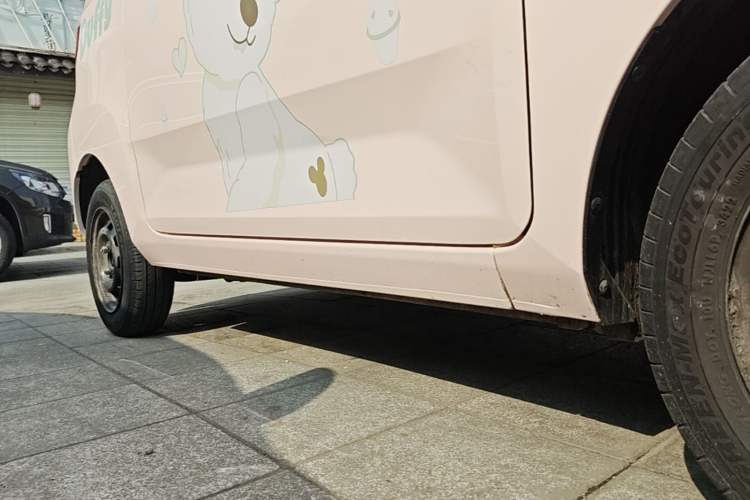 Used Wuling Hongguang MINIEV 2022 Macaron Fashion Model Lithium Iron Phosphate Right Side Sill