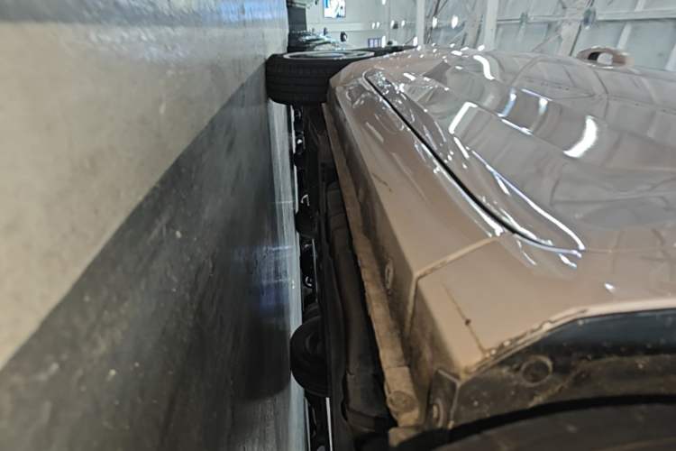 Used Wuling Hongguang MINIEV 2022 Macaron Premium Model – Lithium Iron Phosphate Right Side Sill