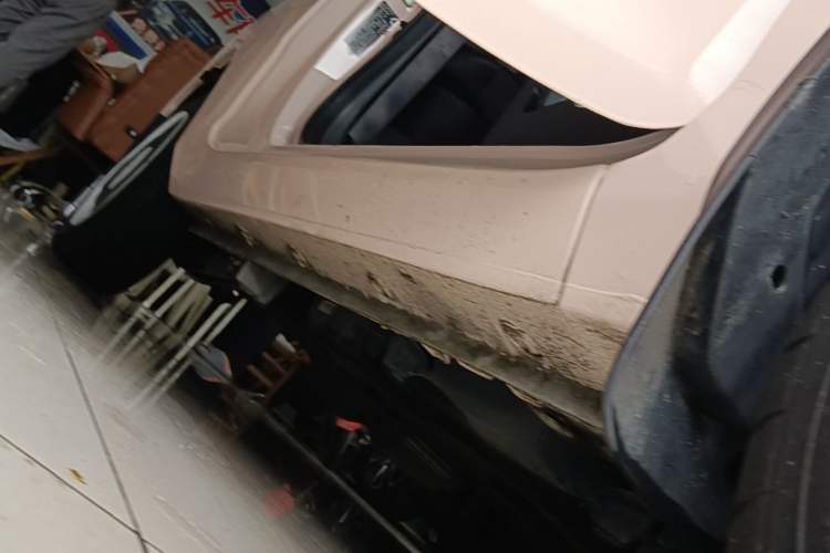 Used Wuling Hongguang MINIEV 2022 Macaron Premium Model – Lithium Ternary Battery Right Side Sill