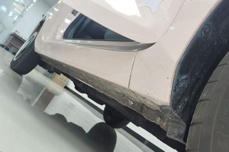 Used Wuling Hongguang MINIEV 2022 Macaron Premium Model – Lithium Iron Phosphate Right Side Sill