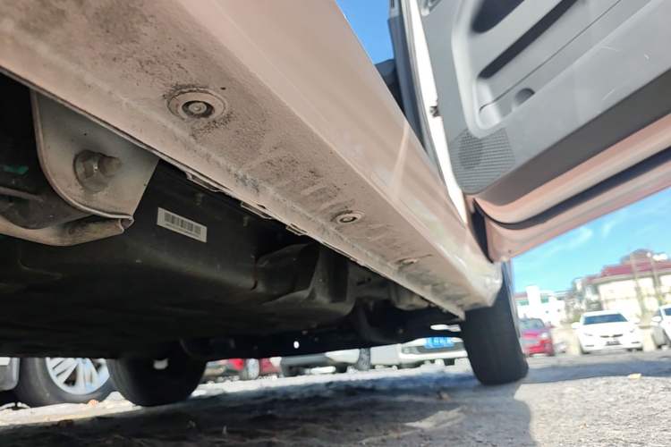Used Wuling Hongguang MINIEV 2022 Macaron Premium Model – Lithium Iron Phosphate Right Side Sill