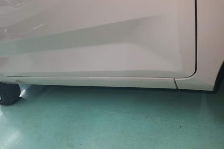 Used Wuling Hongguang MINIEV 2022 Macaron Premium Model – Lithium Iron Phosphate Right Side Sill