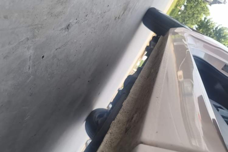 Used Wuling Hongguang MINIEV 2022 Macaron Premium Model – Lithium Iron Phosphate Right Side Sill
