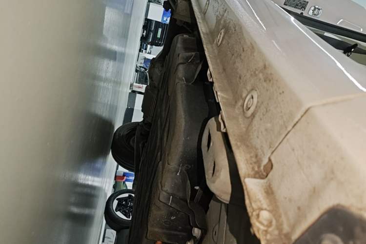 Used Wuling Hongguang MINIEV 2022 Macaron Premium Model – Lithium Iron Phosphate Right Side Sill