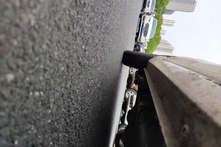 Used Wuling Hongguang MINIEV 2022 Macaron Premium Model – Lithium Ternary Battery Right Side Sill