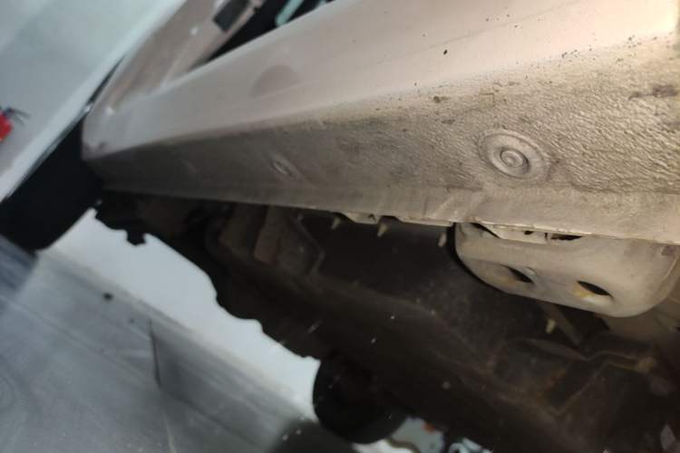 Used Wuling Hongguang MINIEV 2022 Macaron Premium Model – Lithium Ternary Battery Right Side Sill