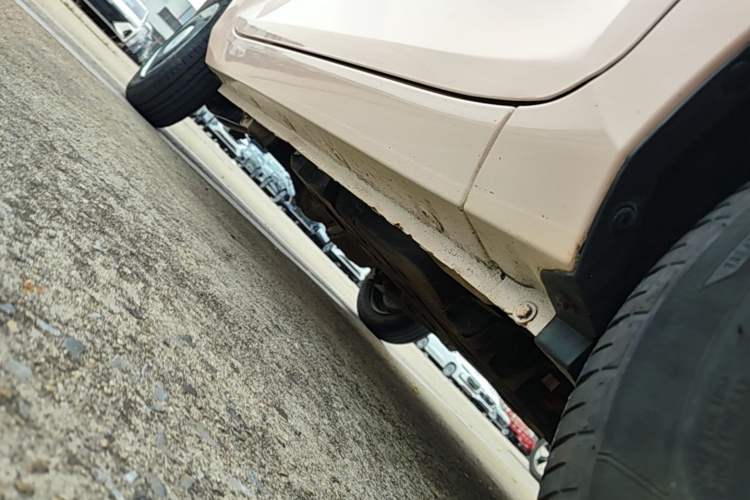 Used Wuling Hongguang MINIEV 2022 Macaron Premium Model – Lithium Iron Phosphate Right Side Sill