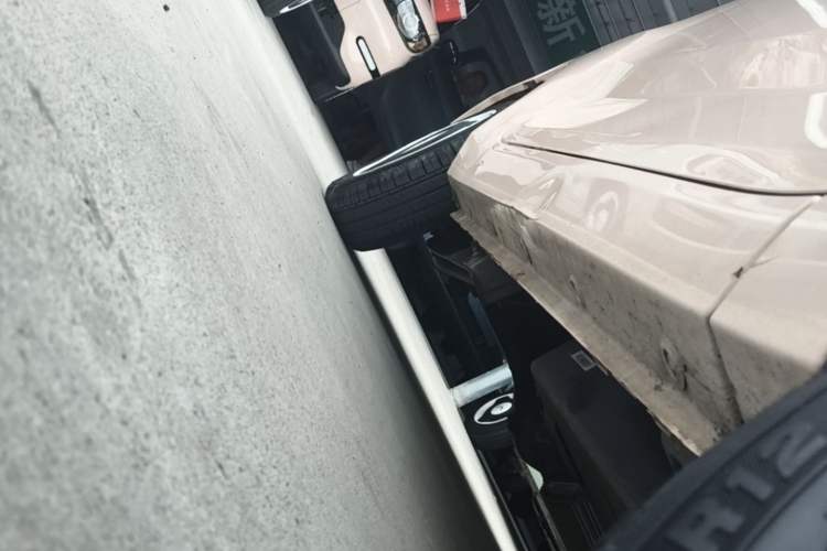 Used Wuling Hongguang MINIEV 2022 Macaron Fashion Model Lithium Iron Phosphate Right Side Sill