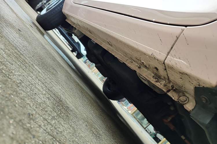 Used Wuling Hongguang MINIEV 2022 Macaron Premium Model – Lithium Ternary Battery Right Side Sill