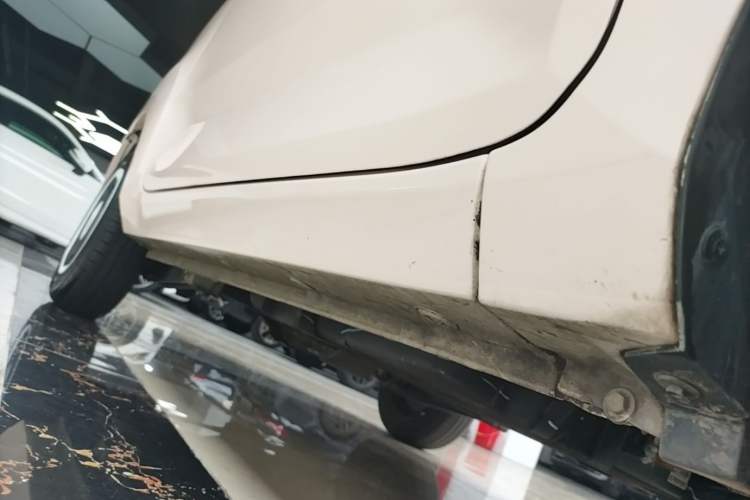 Used Wuling Hongguang MINIEV 2022 Macaron Premium Model – Lithium Iron Phosphate Right Side Sill