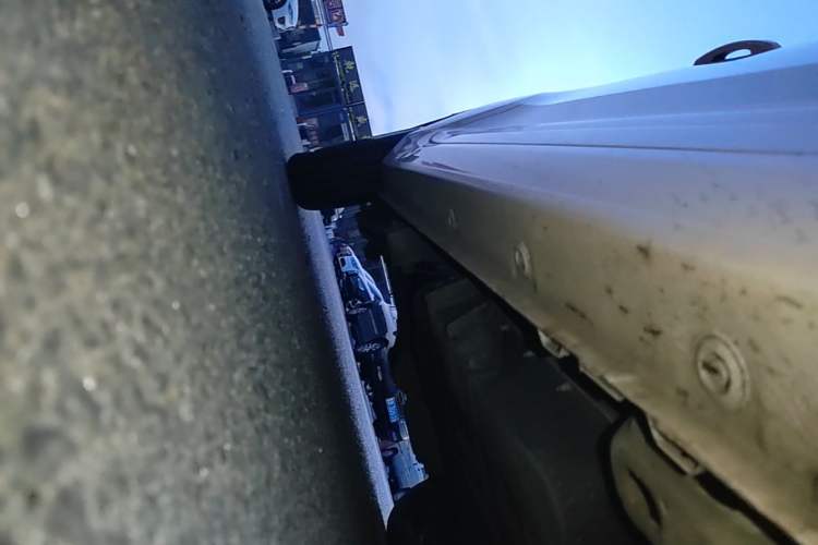 Used Wuling Hongguang MINIEV 2022 Macaron Premium Model – Lithium Ternary Battery Right Side Sill