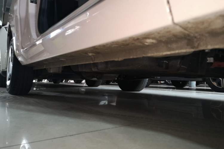 Used Wuling Hongguang MINIEV 2022 Macaron Premium Model – Lithium Iron Phosphate Right Side Sill