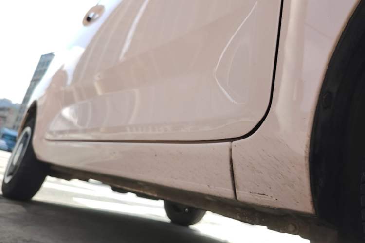 Used Wuling Hongguang MINIEV 2022 Macaron Premium Model – Lithium Iron Phosphate Right Side Sill