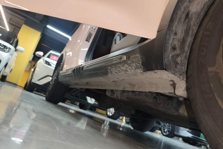 Used Wuling Hongguang MINIEV 2022 GAMEBOY 200km Play Edition with Lithium Iron Phosphate Right Side Sill