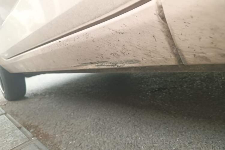 Used Wuling Hongguang MINIEV 2022 Macaron Premium Model – Lithium Ternary Battery Right Side Sill