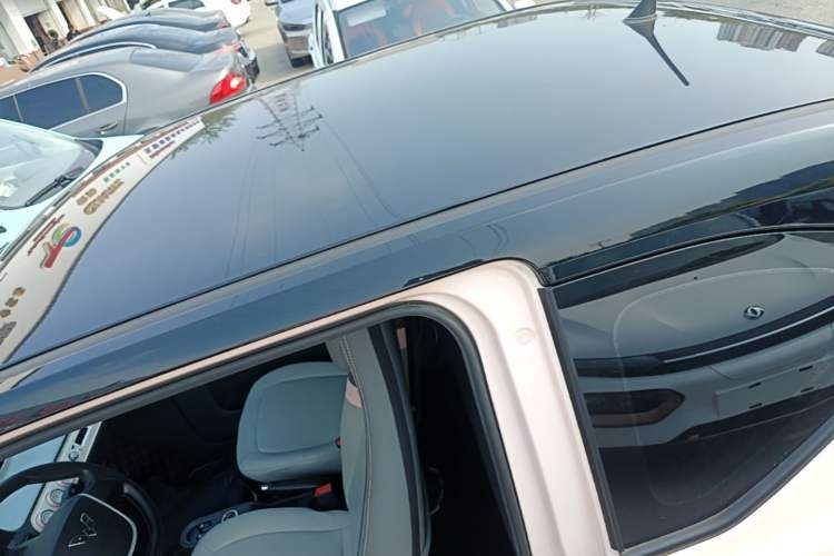 Used Wuling Hongguang MINIEV 2022 Macaron Fashion Model Lithium Iron Phosphate Roof