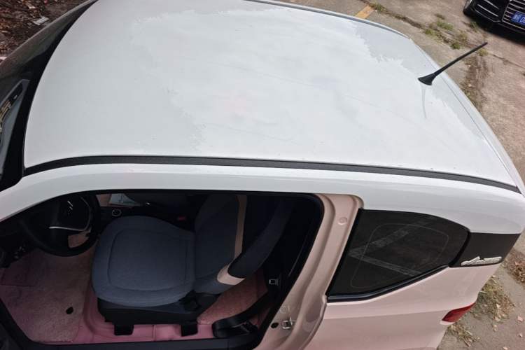Used Wuling Hongguang MINIEV 2022 Macaron Premium Model – Lithium Iron Phosphate Roof