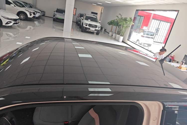 Used Wuling Hongguang MINIEV 2022 Macaron Fashion Model Lithium Iron Phosphate Roof