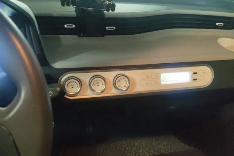 Used Wuling Hongguang MINIEV 2022 Macaron Fashion Model Lithium Iron Phosphate Audio And AC Panel