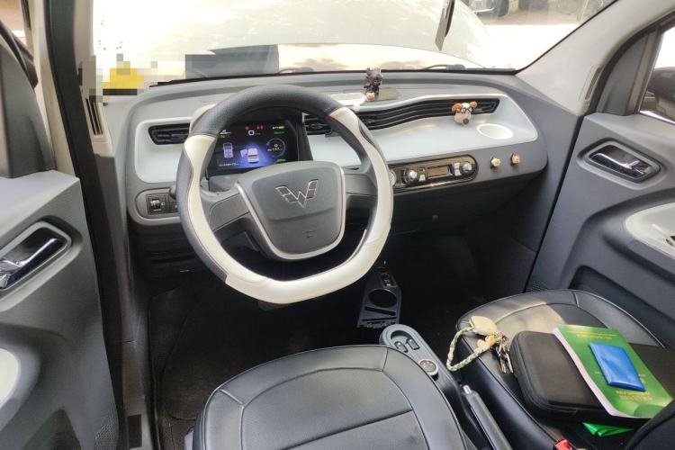 Used Wuling Hongguang MINIEV 2022 Macaron Premium Model – Lithium Iron Phosphate Center Console