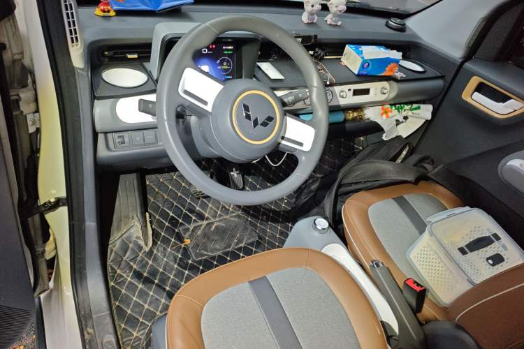 Used Wuling Hongguang MINIEV 2022 GAMEBOY 200km Gaming Edition with Lithium Iron Phosphate Center Console