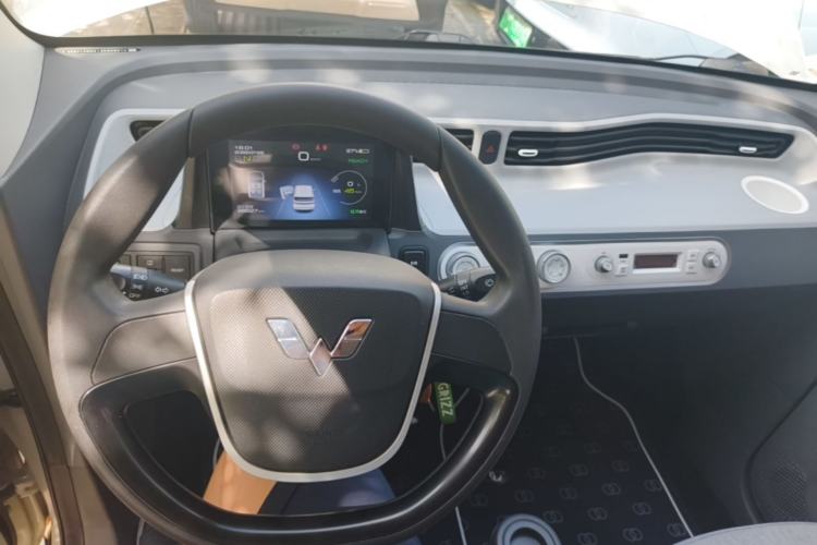 Used Wuling Hongguang MINIEV 2022 Macaron Premium Model – Lithium Ternary Battery Center Console