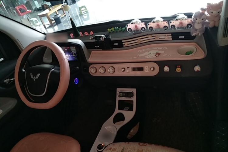 Used Wuling Hongguang MINIEV 2022 Macaron Premium Model – Lithium Iron Phosphate Center Console