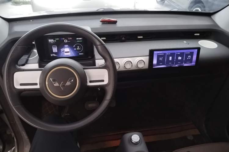 Used Wuling Hongguang MINIEV 2022 GAMEBOY 200km Gaming Edition with Lithium Iron Phosphate Center Console