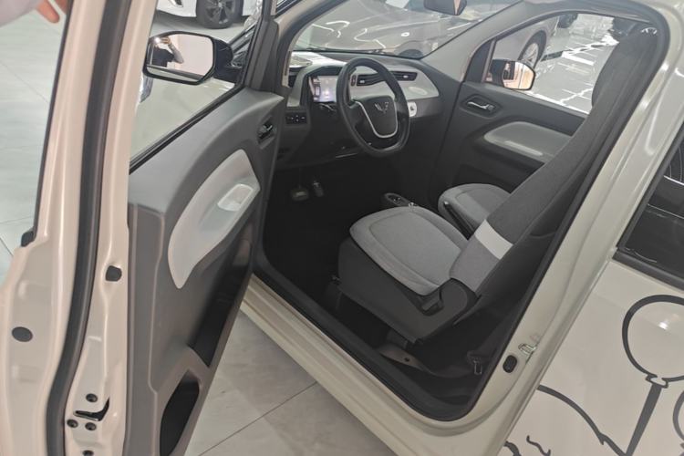 Used Wuling Hongguang MINIEV 2022 Macaron Premium Model – Lithium Iron Phosphate Driver Seat