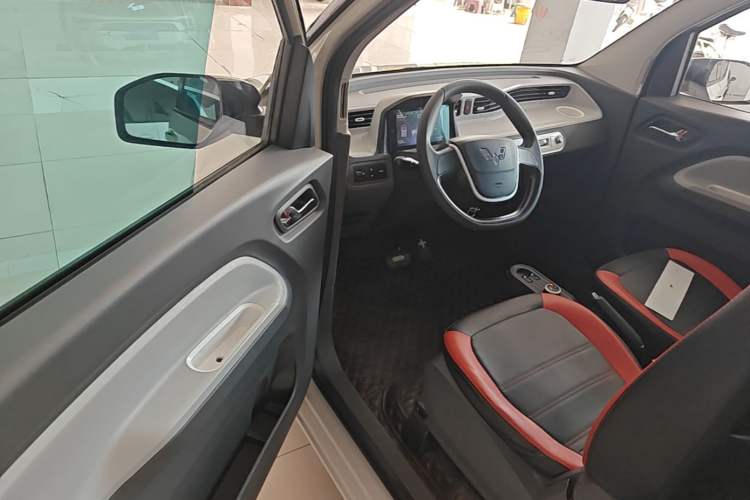 Used Wuling Hongguang MINIEV 2022 Macaron Fashion Edition Lithium-Nickel-Cobalt-Alpha-oxide Driver Seat