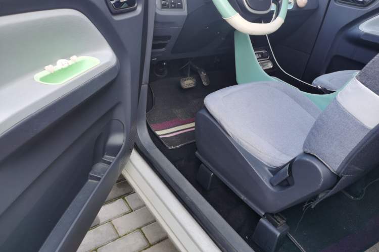 Used Wuling Hongguang MINIEV 2022 Enjoy Edition Lithium-Ion Battery Driver Seat