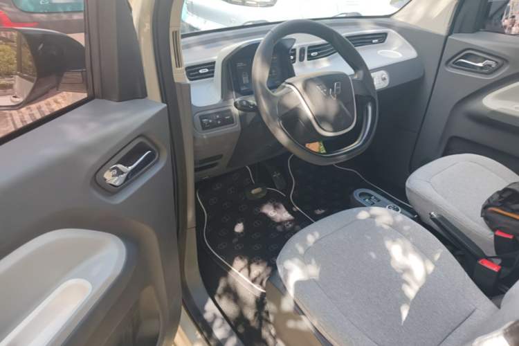 Used Wuling Hongguang MINIEV 2022 Macaron Premium Model – Lithium Ternary Battery Driver Seat
