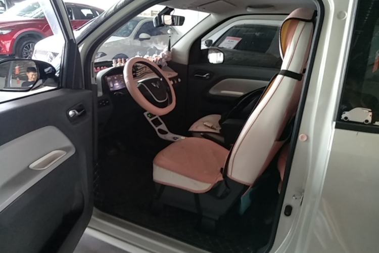 Used Wuling Hongguang MINIEV 2022 Macaron Premium Model – Lithium Iron Phosphate Driver Seat