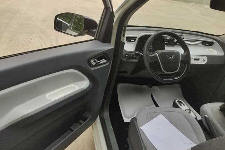 Used Wuling Hongguang MINIEV 2022 Macaron Premium Model – Lithium Iron Phosphate Driver Seat