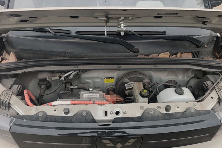 Used Wuling Hongguang MINIEV 2022 Macaron Fashion Model Lithium Iron Phosphate Engine Bay