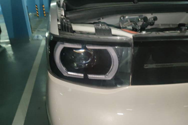 Used Wuling Hongguang MINIEV 2022 Macaron Fashion Model Lithium Iron Phosphate Engine Bay Right