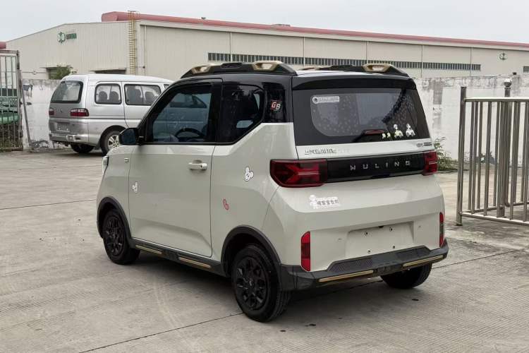 Used Wuling Hongguang MINIEV 2022 GAMEBOY 200km Gaming Edition with Lithium Iron Phosphate Exterior 8