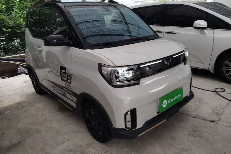 Used Wuling Hongguang MINIEV 2022 GAMEBOY 200km Gaming Edition with Lithium Iron Phosphate Front Right 45 Deg