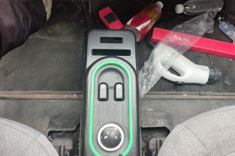 Used Wuling Hongguang MINIEV 2022 Macaron Fashion Model Lithium Iron Phosphate Gear Lever