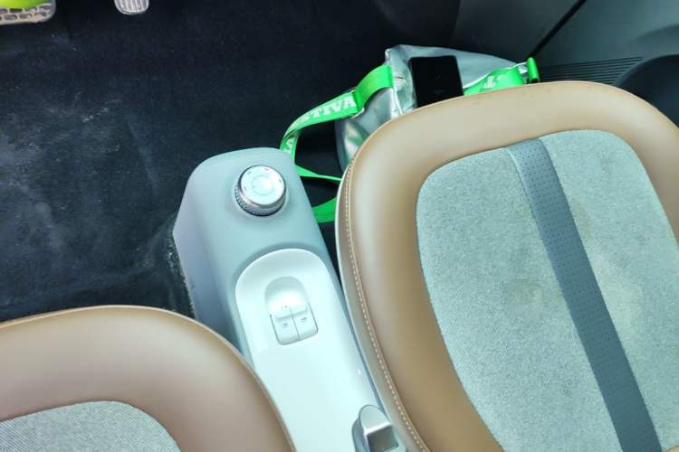 Used Wuling Hongguang MINIEV 2022 GAMEBOY 200km Gaming Edition with Lithium Iron Phosphate Gear Lever