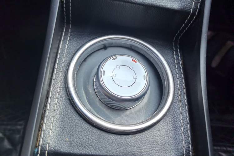 Used Wuling Hongguang MINIEV 2022 GAMEBOY 200km Gaming Edition with Lithium Iron Phosphate Gear Lever