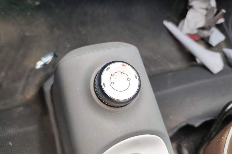 Used Wuling Hongguang MINIEV 2022 GAMEBOY 200km Gaming Edition with Lithium Iron Phosphate Gear Lever