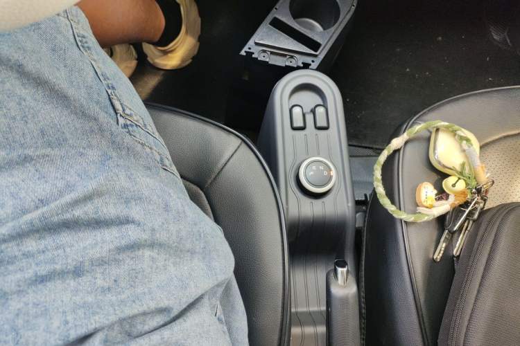 Used Wuling Hongguang MINIEV 2022 Macaron Premium Model – Lithium Iron Phosphate Gear Lever