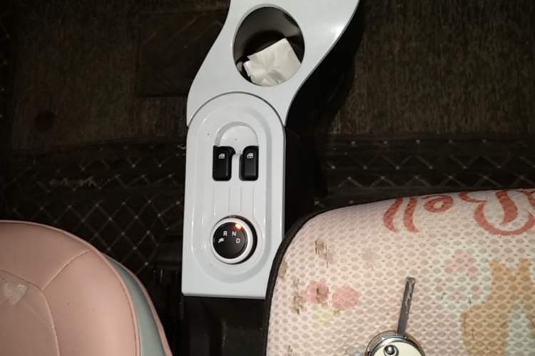 Used Wuling Hongguang MINIEV 2022 Macaron Premium Model – Lithium Iron Phosphate Gear Lever