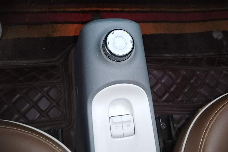 Used Wuling Hongguang MINIEV 2022 GAMEBOY 200km Gaming Edition with Lithium Iron Phosphate Gear Lever