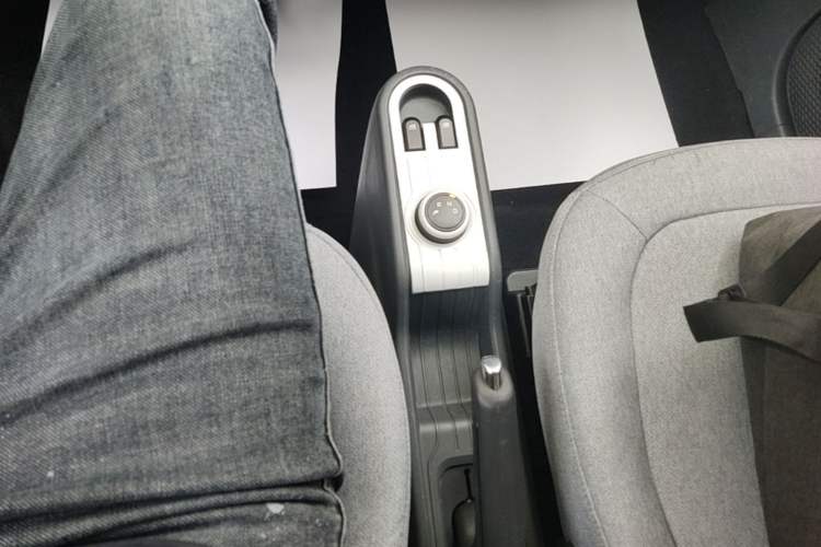 Used Wuling Hongguang MINIEV 2022 Macaron Premium Model – Lithium Iron Phosphate Gear Lever