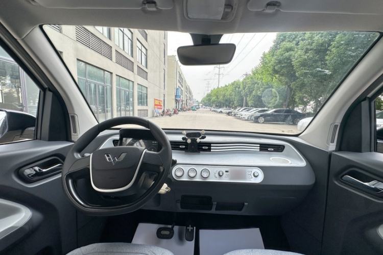 Used Wuling Hongguang MINIEV 2022 Macaron Premium Model – Lithium Iron Phosphate Interior 1